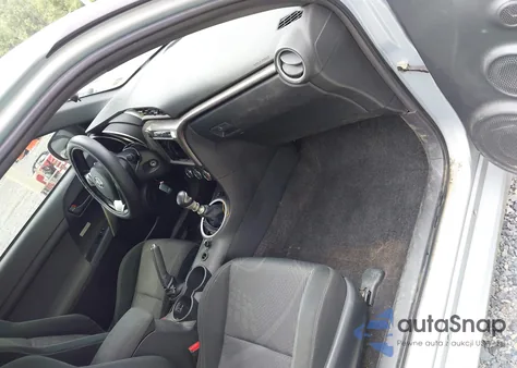 2014 Scion Tc 10 Series z USA, uszkodzony, nr VIN JTKJF5C73E3068574